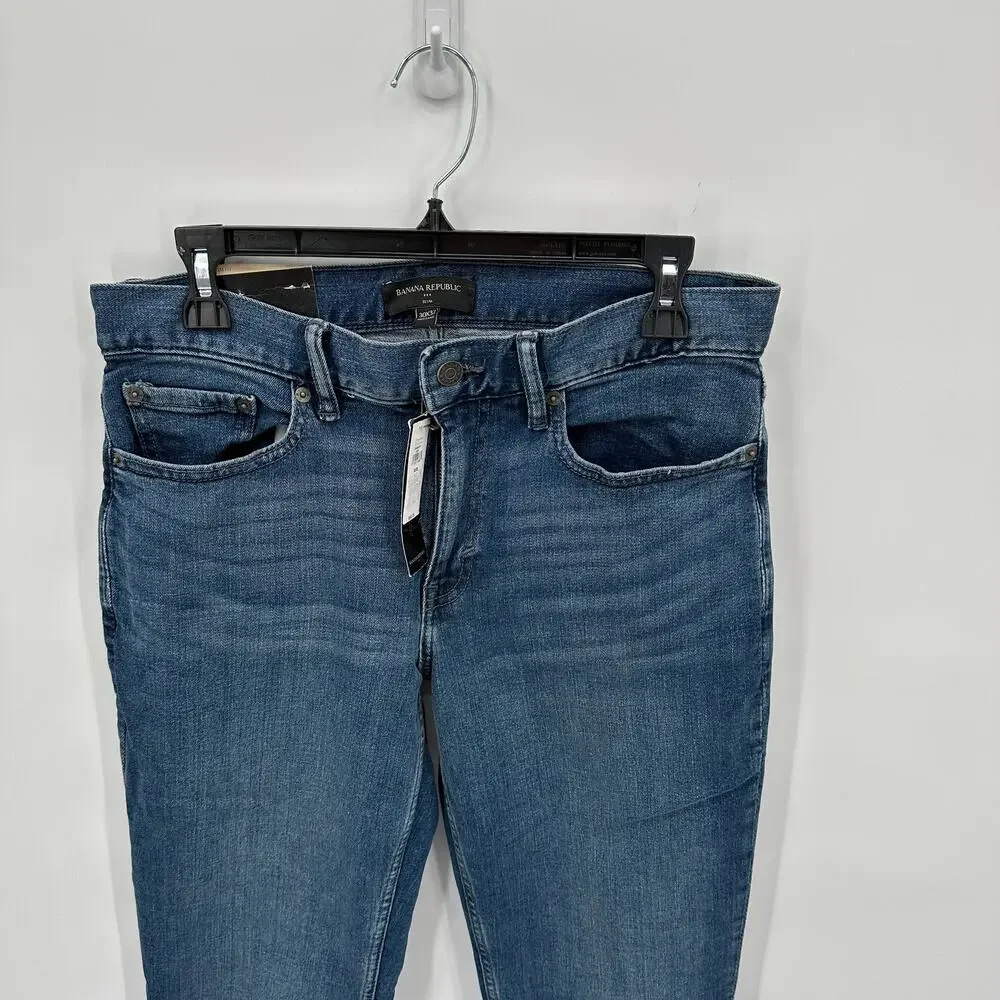 BANANA REPUBLIC NWT Men's Slim Jean in Medium Wash // 30x32